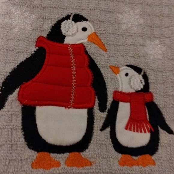 NWT 2 Winter Kitchen Towels - Picture 3 of 7